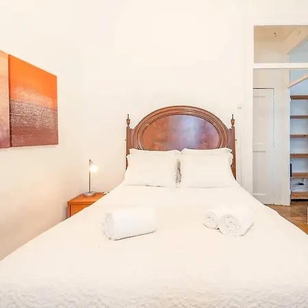 Flh Castle Hill With Sunny Pateo Appartement Lissabon